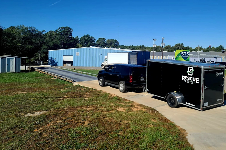 Rescue Recycle drops off old cell phones and donated recycling to STS in Jacksonville, Texas for safe e-waste management
